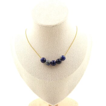 Collier 5 perles Lapis Lazuli 8 mm. Chaine en acier doré inoxydable