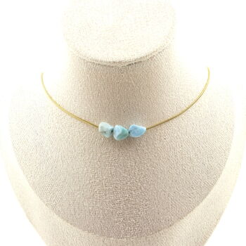 Collier 3 perles Larimar de République Dominicaine. Chaine en acier doré inoxydable
