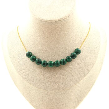 Collier 10 perles Malachite (avec résine) 8 mm. Chaine en acier doré inoxydable