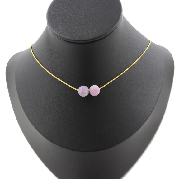 Collier 2 perles Mica violet mat 8 mm. Chaine en acier doré inoxydable