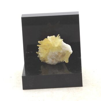 Muscovite. 38 ct.