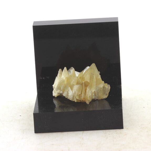 Muscovite. 34 ct.