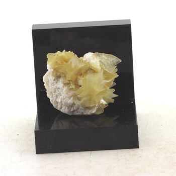 Muscovite. 96 ct.