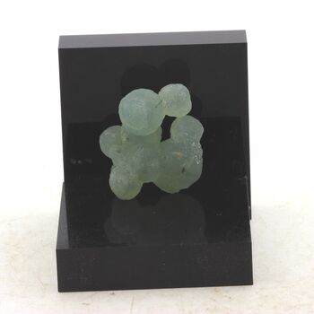 Prehnite. 40.42 ct.