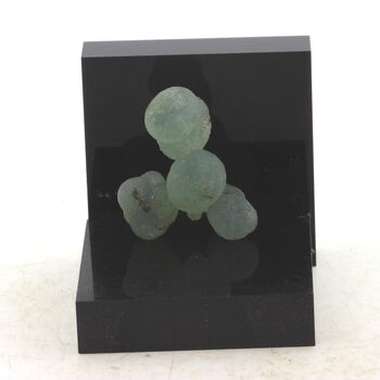 Prehnite. 45.67 ct.