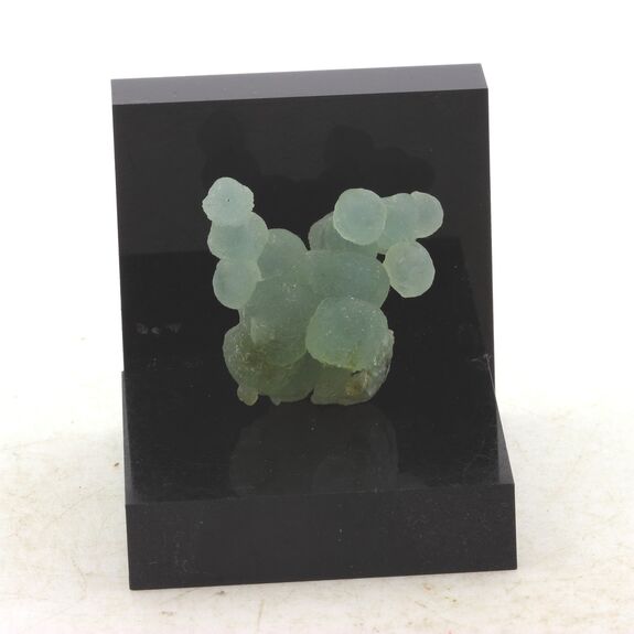 Prehnite. 44.41 ct.
