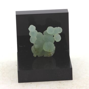 Prehnite. 44.41 ct.