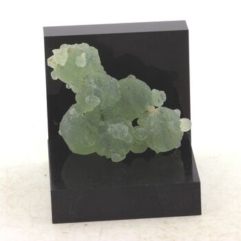 Prehnite. 93.46 ct.