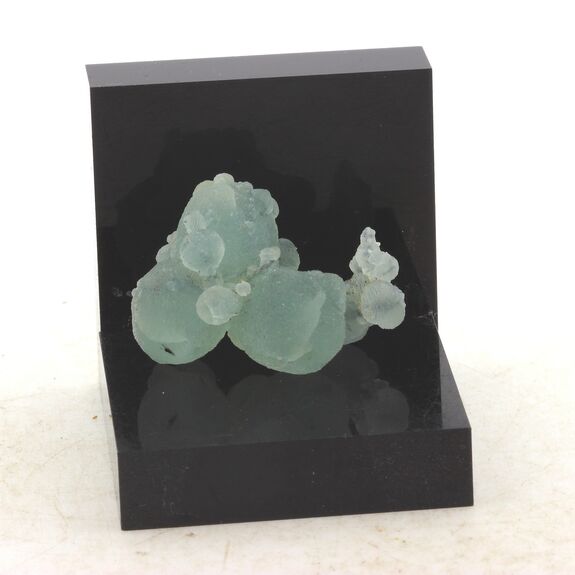 Prehnite. 59.67 ct.
