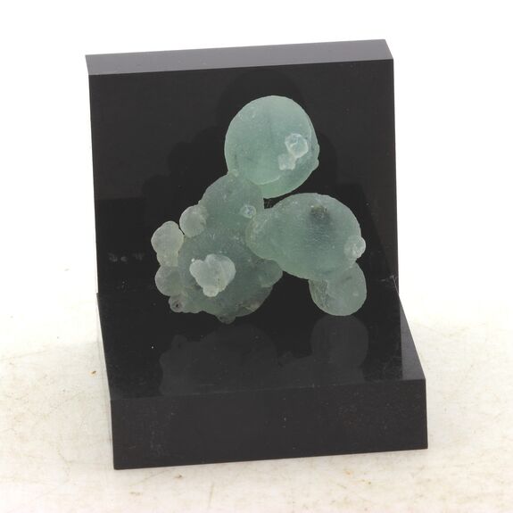Prehnite. 59.23 ct.