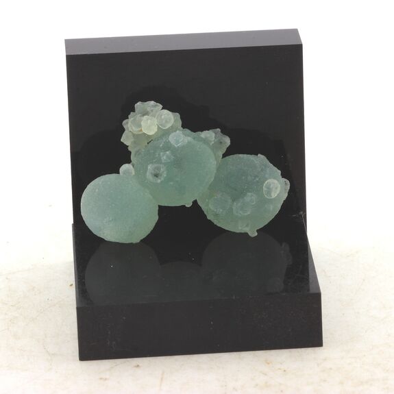 Prehnite. 60.41 ct.