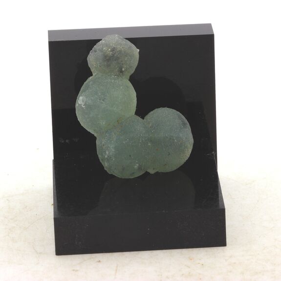 Prehnite. 75.04 ct.