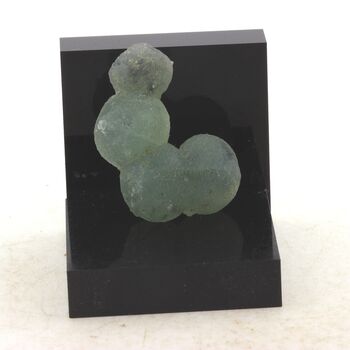 Prehnite. 75.04 ct.