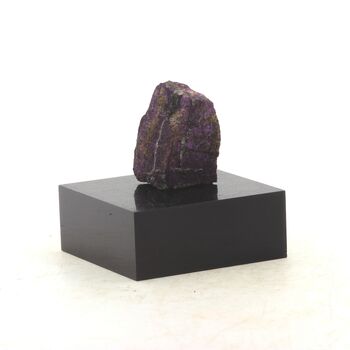 Purpurite. 108 ct.
