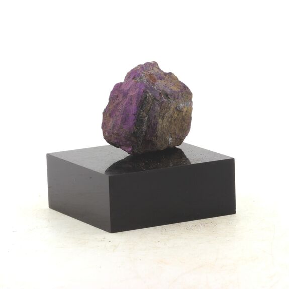Purpurite. 160.5 ct.