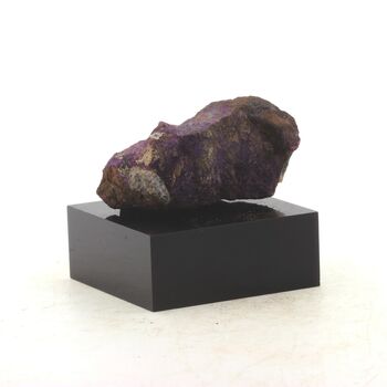 Purpurite. 317.5 ct.