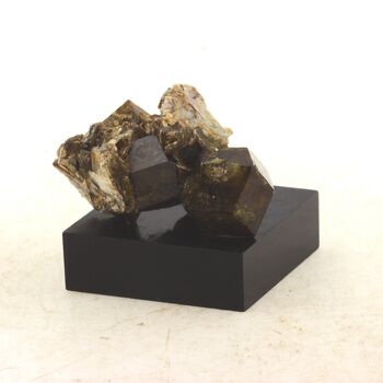 Grossular Garnet + Clinochlore. 77.0 ct.