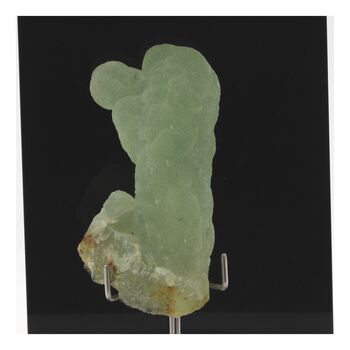 Prehnite stalactite. 561.0 ct.