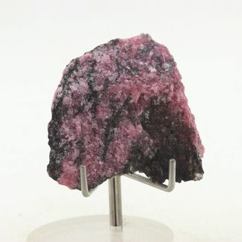Rhodonite. 104.5 ct.