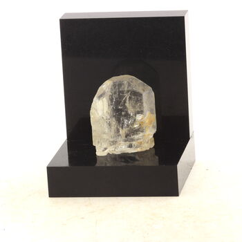 Topaz. 67.5 ct.
