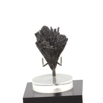 Cyanite noire. 45.0 ct.