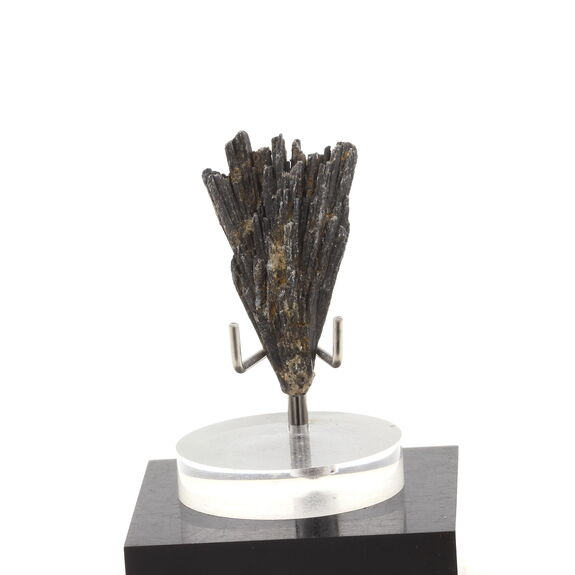 Cyanite noire. 33.5 ct.