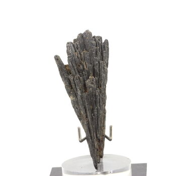 Cyanite noire. 88.5 ct.