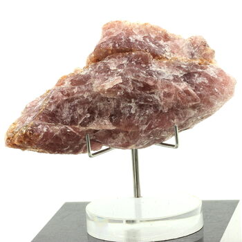 Strawberry Quartz. 656.5 ct.