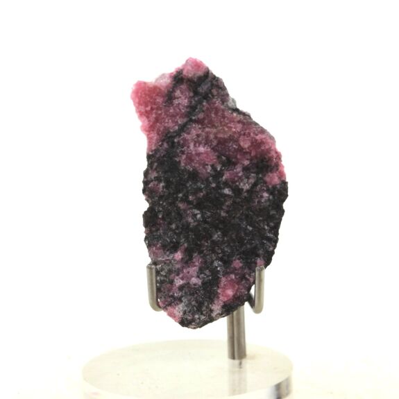 Rhodonite. 82.0 ct.