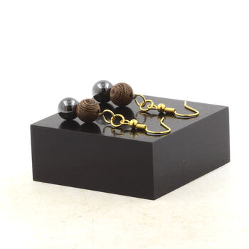 Boucles D'oreilles 2 Perles Hématite + bois 8 mm en acier doré inoxydable.