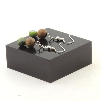 Boucles D'oreilles 2 Perles Jade Nephrite de Xiuyan Chine + bois 8 mm en acier inoxydable.