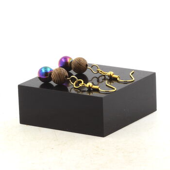 Boucles D'oreilles 2 Perles Hématite multicolore + bois 8 mm en acier doré inoxydable.