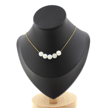 Collier 5 perles Pierre de Lune 8 mm. Chaine en acier doré inoxydable
