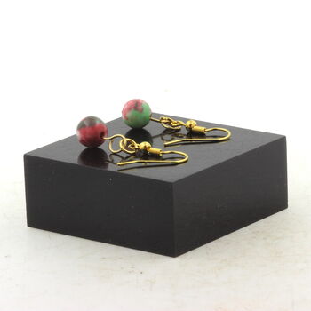 Boucles D'oreilles 1 Perle Jaspe vert rouge 8 mm en acier doré inoxydable.