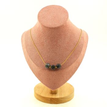 Collier 3 Perles Labradorite 9 mm cube à facettes chaine en acier doré inoxydable.