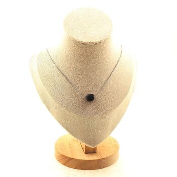 Collier 1 Perle Labradorite 9 mm cube à facettes chaine en acier inoxydable.