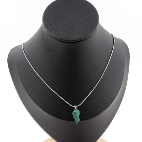 Collier Malachite brut. 5.95 ct. Pièce unique