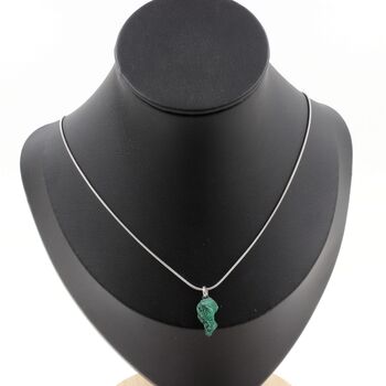 Collier Malachite brut. 5.95 ct. Pièce unique