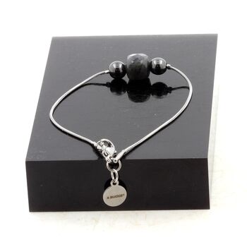 Bracelet en acier inoxydable 1 Perle Labradorite 9 mm cube à facettes + 2 Perles Hématite 6 mm.