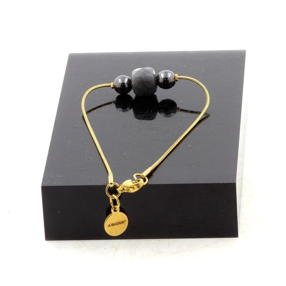 Bracelet en acier doré inoxydable 1 Perle Labradorite 9 mm cube à facettes + 2 Perles Hématite 6 mm.