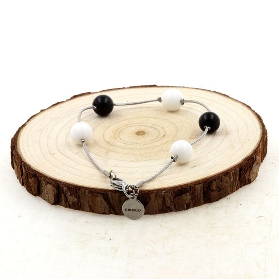 Bracelet en acier inoxydable 5 Perles Agate blanche + Agate noire 8 mm.