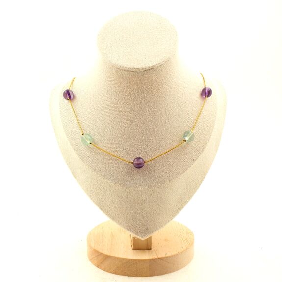 Collier 9 Perles Fluorite multicolore 8 mm chaine en acier doré inoxydable.