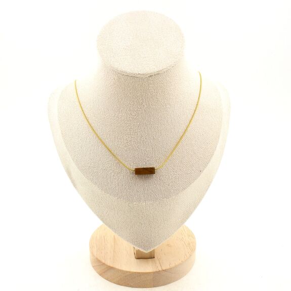 Collier 1 Perle Oeil de Tigre rectangle 13 mm chaine en acier doré inoxydable.