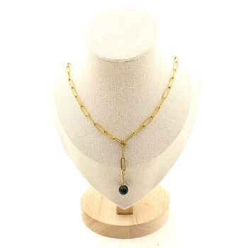 Collier 1 Perle Emeraude de Zambie 8 mm chaine (4x11mm) en acier doré inoxydable.