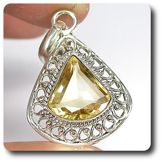 YELLOW CITRINE PENDANT