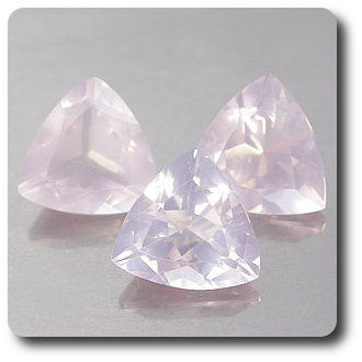 3.26 cts LOT DE 3 QUARTZ ROSE . VS