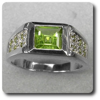 PERIDOT RING