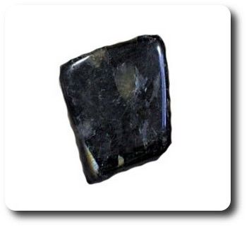 32.60CT. NATURAL NUUMMITE