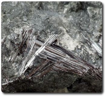 9,3 grams KERMESITE ON MATRIX