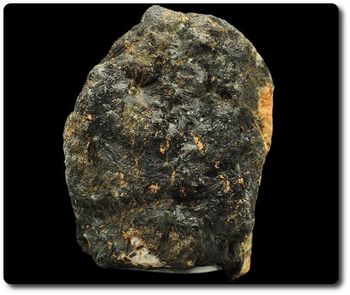 173.70 grams HORNBLENDE ON MATRIX